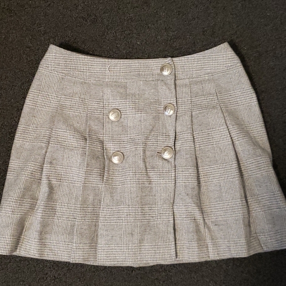 Grey Plaid skirt - Picture 2 of 3